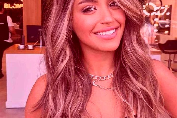 7 escort profiles in Mahmudabad, India. Browse companions, services, rates and book online. Incall and outcall available.