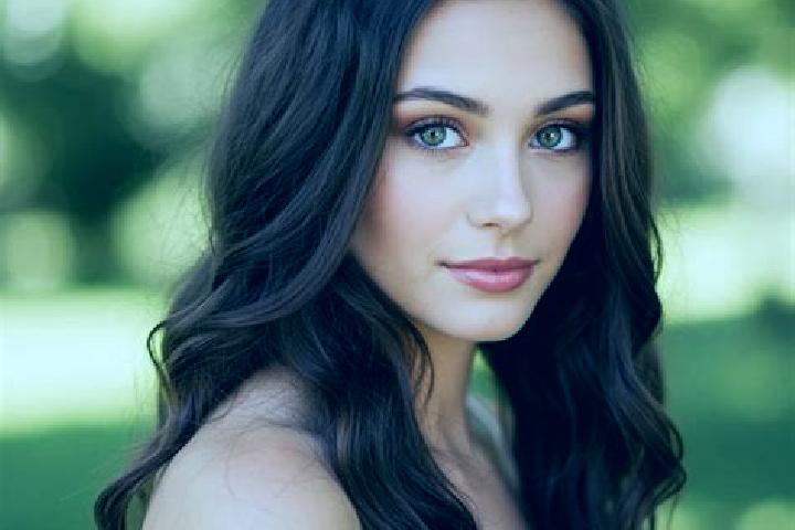 Addison, 21, a brunette hazel-eyed mediterranean companion based in Smecno. Offering Dinner Date, CIM, Prostate Massage. Available for incall and outcall, ov...