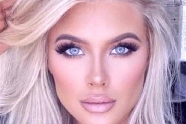 Addison, 29, a red amber-eyed slavic companion based in Matureia. Offering A-Level, Couples, Girlfriend Experience, Fetish, Erotic Massage. Available for inc...
