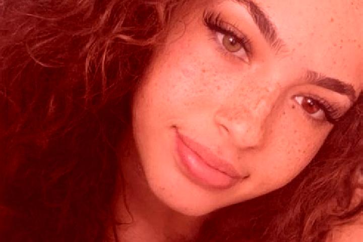Aria, 37, a auburn brown-eyed mixed companion based in Noetsch. Offering Roleplay, Domination, Tantra. Available for incall and outcall, day and evening dates.