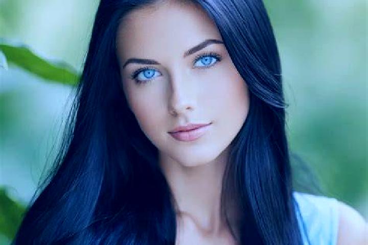Aubrey, 20, a dark blonde amber-eyed slavic companion based in Sared. Offering GFE, Roleplay, Massage. Available for incall and outcall, day and evening dates.