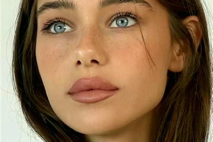 Aubrey, 23, a brunette brown-eyed european companion based in Tunapuna. Offering Roleplay, Erotic Massage, Couples, Overnight. Available for incall and outca...