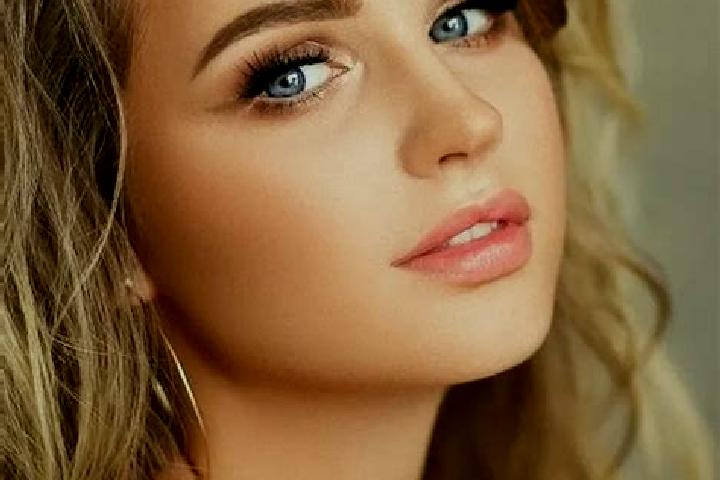 Aubrey, 32, a platinum blonde amber-eyed middle eastern companion based in Maytorena. Offering Massage, Prostate Massage, Roleplay, Duos. Available for incal...