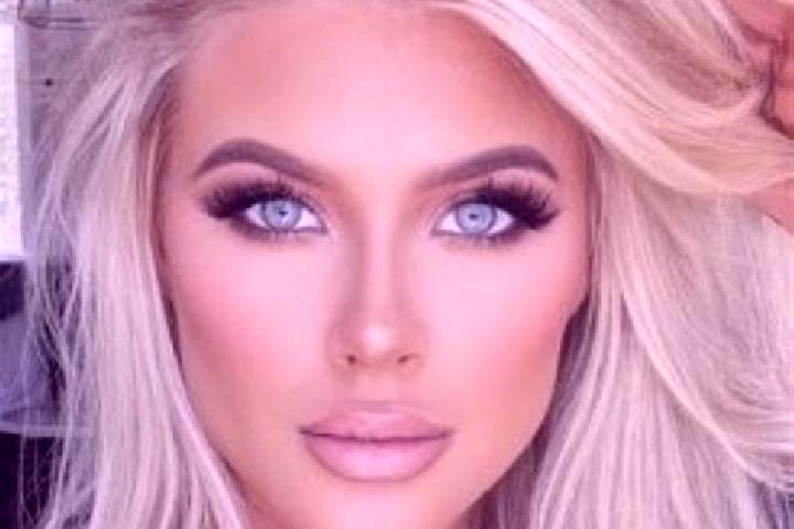 Aubrey, 35, a brunette green-eyed european companion based in Nehoiu. Offering Party Girl, Erotic Massage, GFE, OWO. Available for incall and outcall, overni...