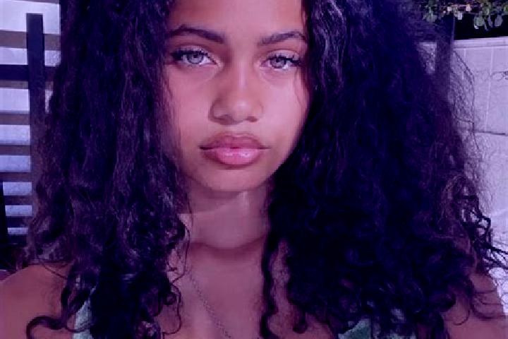 Aurora, 34, a red blue-eyed ebony companion based in Berwick-Upon-Tweed. Offering Striptease, A-Level, Party Girl. Available for incall and outcall, day and ...