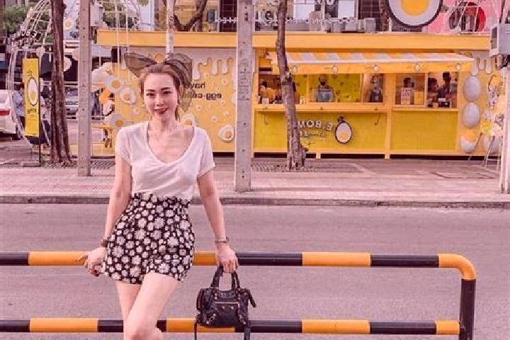 Ava, 27 — Escort in Taceno, Italy