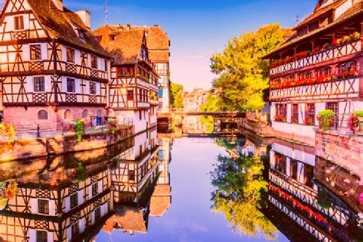 Ava, 30, a dark blonde hazel-eyed caribbean companion based in Luncusoara. Offering A-Level, Domination, BDSM. Available for incall and outcall, overnight bo...