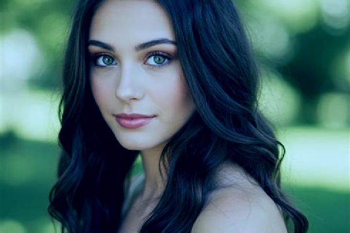 Ava, 37, a brunette brown-eyed middle eastern companion based in Pecq. Offering CIM, A-Level, Deep French Kissing. Available for incall and outcall, overnigh...