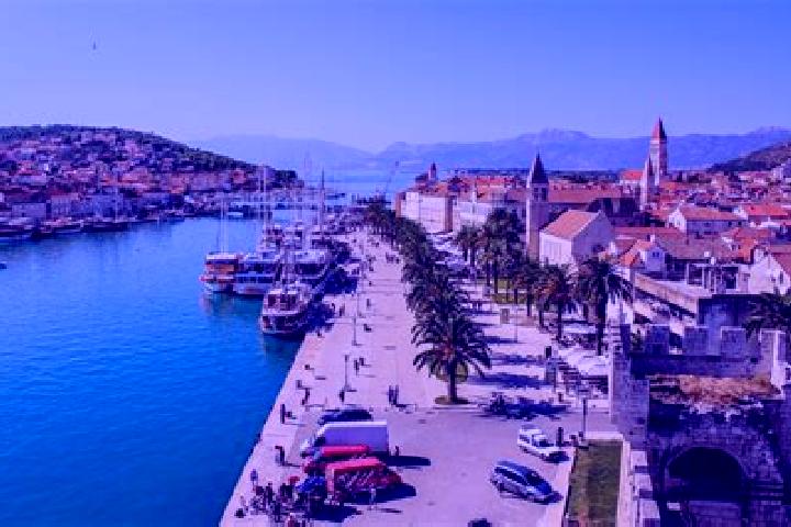 Avery, 25, a auburn green-eyed slavic companion based in Loon. Offering BDSM, Massage, Overnight. Available for incall and outcall, day and evening dates.