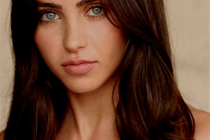Clara, 38, a auburn amber-eyed mixed companion based in Binay. Offering GFE, Travel Companion. Available for incall and outcall, overnight bookings available.