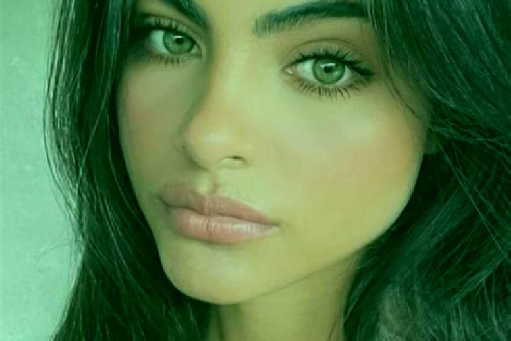 Eleanor, 22, a chestnut brown-eyed latina companion based in Aeka. Offering Massage, Tantra, BDSM. Available for incall and outcall, day and evening dates.