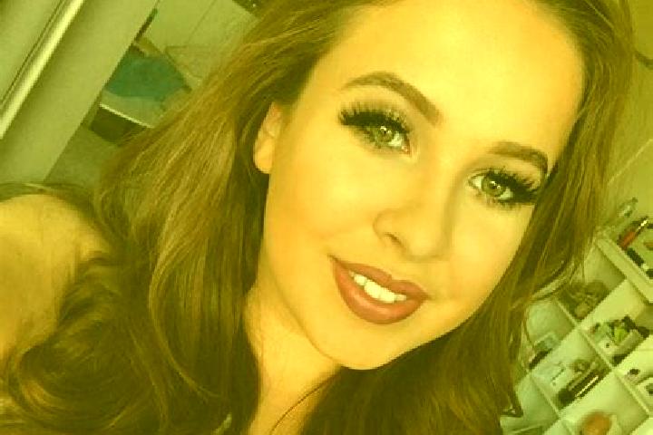 Eleanor, 25, a red green-eyed middle eastern companion based in Crawfordsville. Offering Deep French Kissing, CIM, Duos, Domination, Couples. Available for i...