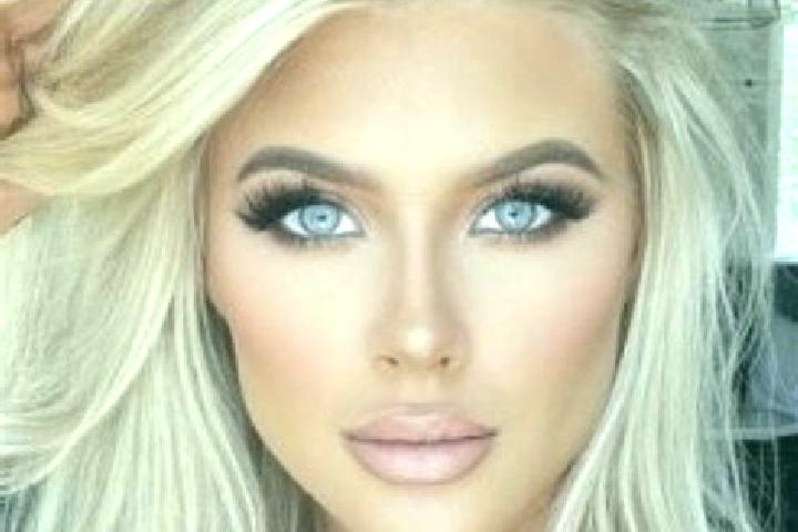 Eleanor, 26, a auburn grey-eyed slavic companion based in El Huitusi. Offering Erotic Massage, BDSM, Duos. Available for incall and outcall, overnight bookin...