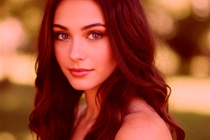 Ella, 28, a platinum blonde grey-eyed indian companion based in Weiyuan. Offering Overnight, Fetish, Dinner Date, Massage, Party Girl. Available for incall a...