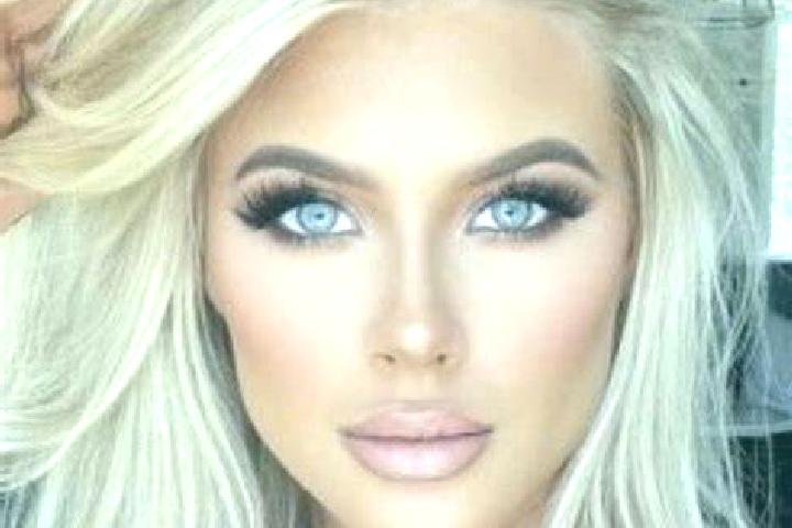 Ella, 30, a black blue-eyed european companion based in Kadarkut. Offering Massage, Fetish, Girlfriend Experience, Domination. Available for incall and outca...