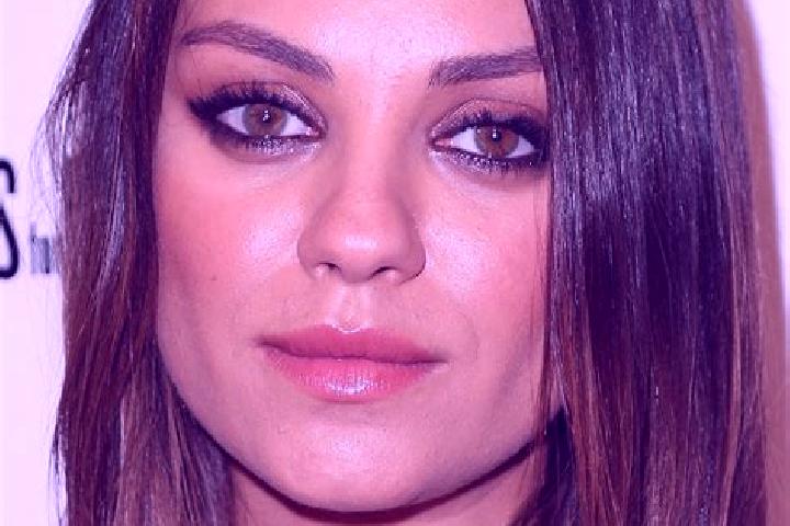 Ellie, 23, a dark blonde dark-eyed mixed companion based in Sagna. Offering Duos, OWO, Tantra, Fetish. Available for incall and outcall, day and evening dates.