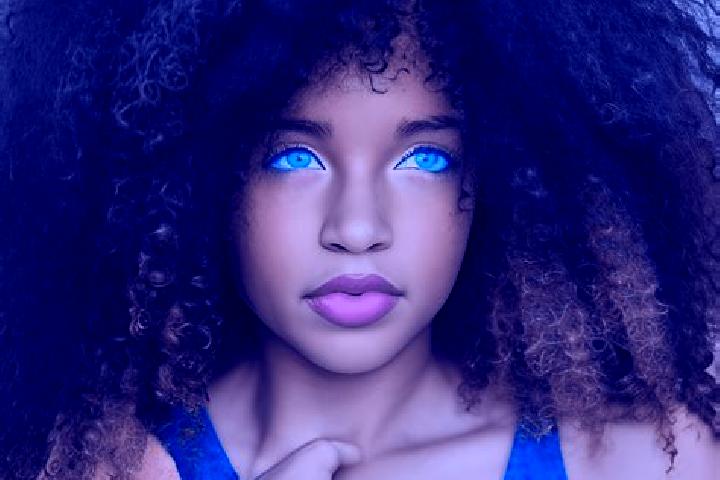 Ellie, 28, a auburn dark-eyed mixed companion based in Pabbi. Offering Erotic Massage, Deep French Kissing, Striptease. Available for incall and outcall, day...