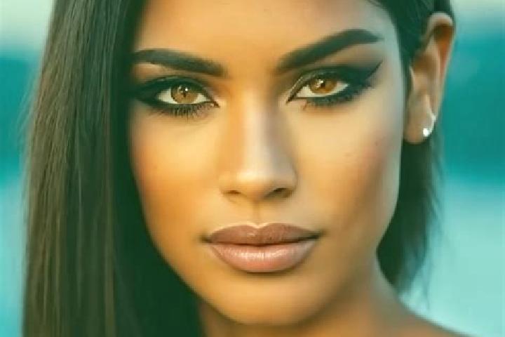 Ellie, 28 — Escort in Jamlitz, Germany