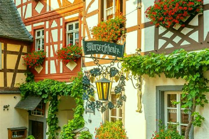 Emily, 22 — Escort in Buhlerzell, Germany
