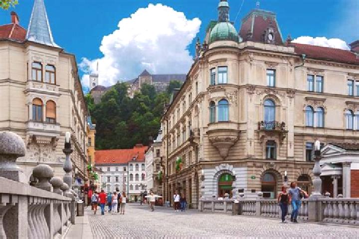 Emily, 31, a auburn blue-eyed caribbean companion based in Luh. Offering Domination, Couples, Roleplay, CIM. Available for incall and outcall, day and evenin...