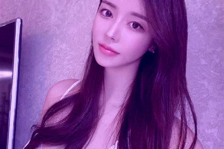 Emma, 21 — Escort in Songon, Ivory Coast