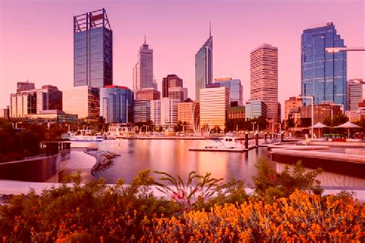 Emma, 34 — Escort in Saint-Yvi, France