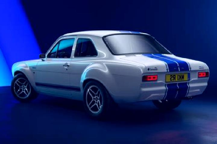 escort Diourou