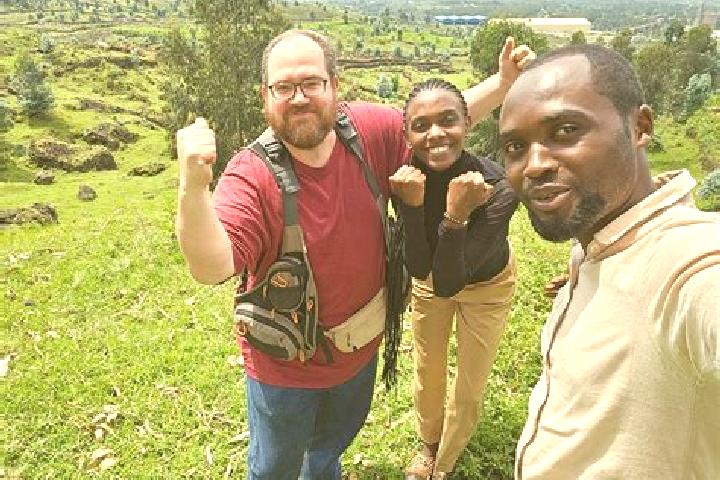 Escorts Babamba, DR Congo — Local Companions