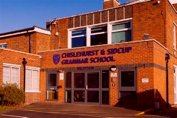 Escorts Maullin, Chile — Local Companions
