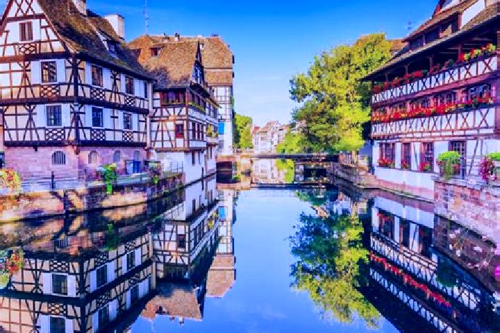 Escorts Vlasca, Romania — Local Companions
