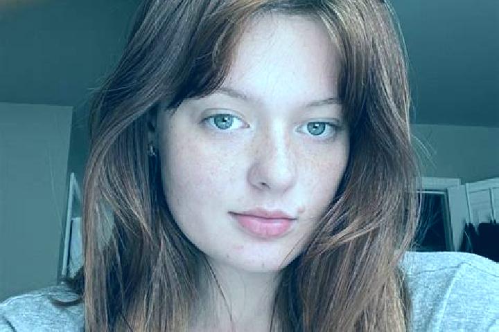 Eva, 28, a auburn grey-eyed caucasian companion based in Ichu. Offering Massage, Roleplay, Girlfriend Experience. Available for incall and outcall, day and e...