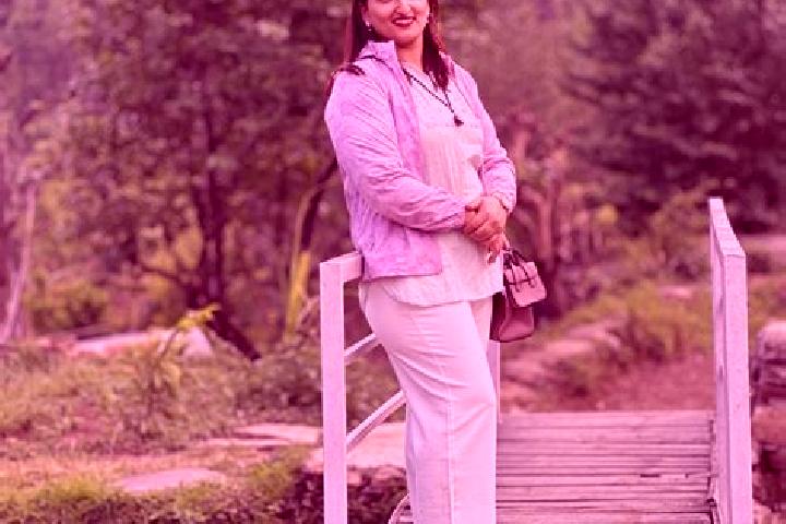 Evelyn, 20, a red brown-eyed mediterranean companion based in Lebamba. Offering Couples, Striptease, Overnight. Available for incall and outcall, overnight b...