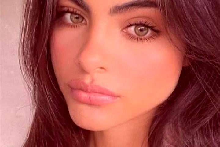 Hannah, 21, a platinum blonde brown-eyed caribbean companion based in Egliseneuve-pres-Billom. Offering Erotic Massage, Roleplay, Travel Companion. Available...