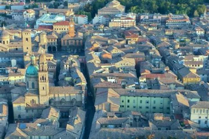 Hannah, 29, a brunette dark-eyed asian companion based in Isinya. Offering Massage, Duos, A-Level. Available for incall and outcall, day and evening dates.