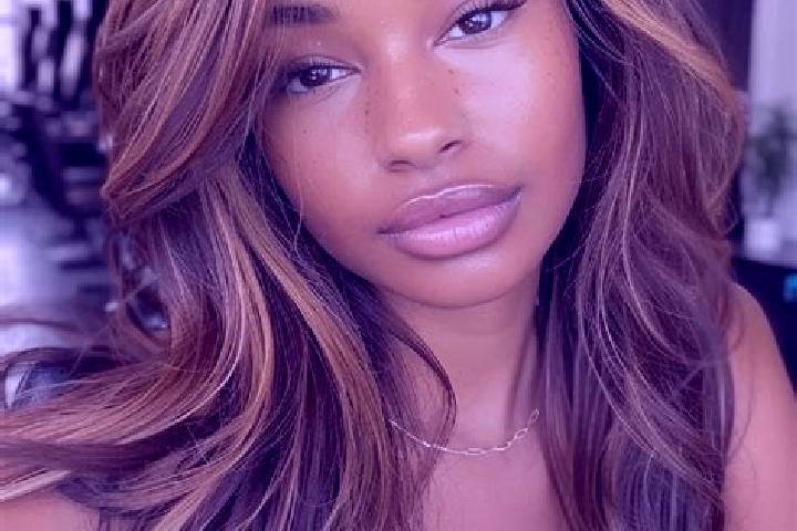 Harper, 38, a brunette green-eyed caucasian companion based in Malcov. Offering OWO, Dinner Date, Roleplay. Available for incall and outcall, day and evening...