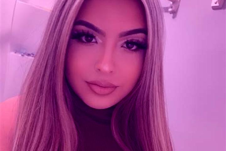 Iris, 22 — Escort in Central York, Canada
