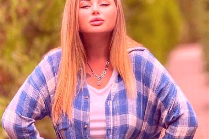 Isabella, 32 — Escort in Colombella, Italy