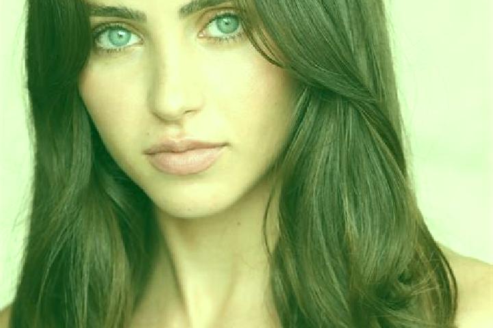 Isabella, 33, a brunette hazel-eyed indian companion based in Chitcani. Offering Dinner Date, Tantra. Available for incall and outcall, day and evening dates.