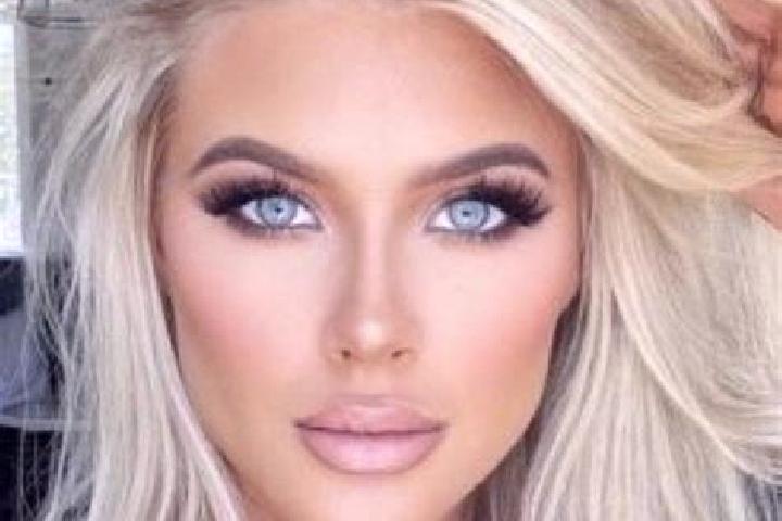 Layla, 20, a auburn amber-eyed slavic companion based in Osoppo. Offering A-Level, Prostate Massage, Overnight. Available for incall and outcall, day and eve...