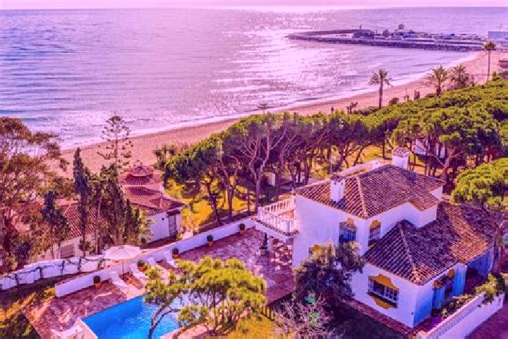 Layla, 27, a blonde amber-eyed caucasian companion based in Ahrenviol. Offering Striptease, Dinner Date, Duos, OWO. Available for incall and outcall, day and...