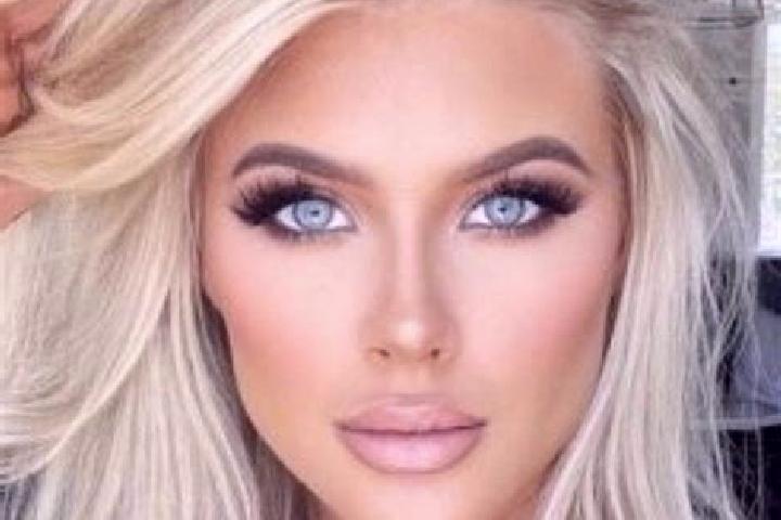 Layla, 27, a chestnut amber-eyed middle eastern companion based in Esterhazy. Offering Domination, Dinner Date, Travel Companion. Available for incall and ou...