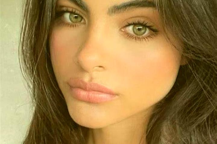 Lillian, 26, a red dark-eyed european companion based in Yarun. Offering GFE, CIM, Couples. Available for incall and outcall, day and evening dates.