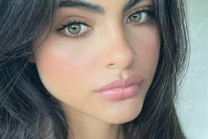 Lillian, 36, a brunette dark-eyed latina companion based in Hodora. Offering Dinner Date, CIM, Massage. Available for incall and outcall, overnight bookings ...