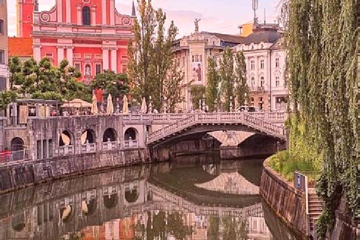 Lillian, 36 — Escort in Crnece, Slovenia