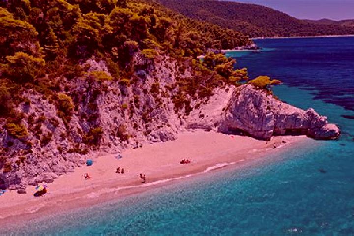 Lily, 25, a chestnut green-eyed european companion based in Chiautla de Tapia. Offering Duos, Girlfriend Experience, Party Girl. Available for incall and out...