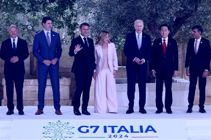 Lily, 25, a platinum blonde hazel-eyed caribbean companion based in Eureka Mill. Offering CIM, Dinner Date, A-Level. Available for incall and outcall, day an...