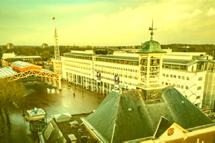 Lucy, 24, a auburn grey-eyed middle eastern companion based in Cataj. Offering Erotic Massage, CIM, GFE. Available for incall and outcall, day and evening da...