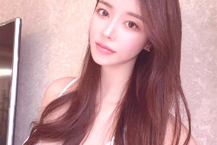 Lucy, 29 — Escort in Meldola, Italy