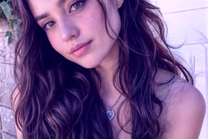Lucy, 35, a dark blonde blue-eyed slavic companion based in Balinesti. Offering Party Girl, Massage, Deep French Kissing. Available for incall and outcall, o...