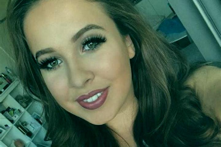Luna, 33, a brunette amber-eyed middle eastern companion based in Lees. Offering 69, Prostate Massage, Fetish. Available for incall and outcall, overnight bo...